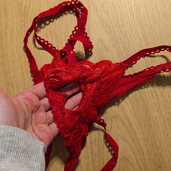 Mapale Larissa Three-Piece Lace Set Heart Cutouts - Picture 8 of 9